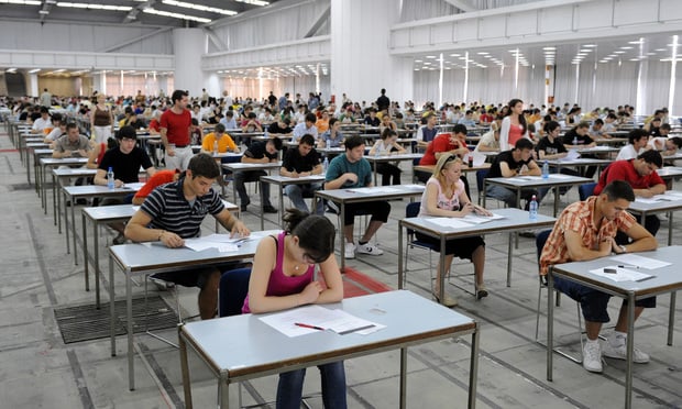 Students-desks-examination-hall