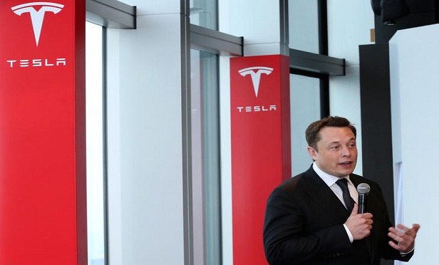 Tesla announced in October 2017 that it was partnering with Liberty Mutual Insurance Co. to offer a plan called InsureMyTesla. (Photo: Yuriko Nakao/Bloomberg) 