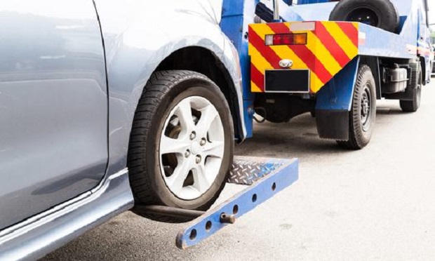 The insured runs a towing business. (Photo: Shutterstock)