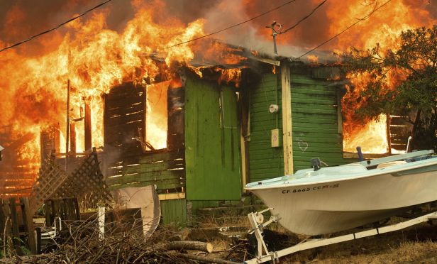 Residence burns