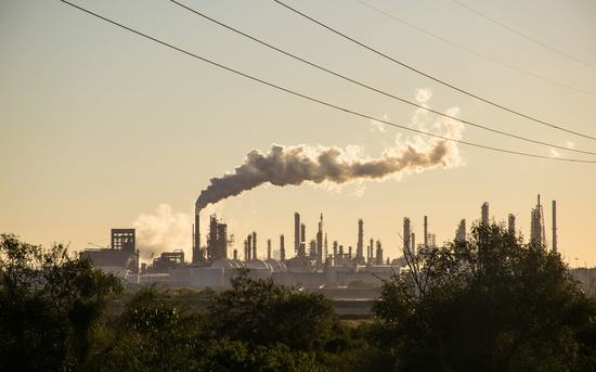 Climate change affects companies that contribute to atmospheric carbon dioxide levels, as well as those that will feel the impacts of rising sea levels, floods or fires, changes in where people choose to live, or changes in consumption patterns. (Photo: Shutterstockl)