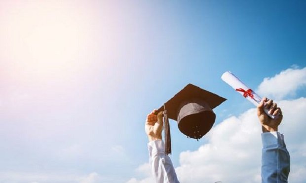 OneBeacon Insurance Group has awarded sixteen $2,000 college scholarships to children of OneBeacon employees and children of the company's distribution partners. (Photo: Shutterstock)