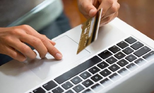 As today's insurance shoppers near a purchase, they often turn to the online community seeking validation. (Photo: iStock)
