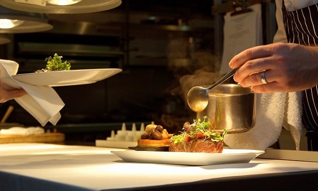 In order to properly serve the restaurant market, more EPL providers should be guaranteeing wage and hour coverage. (Photo: iStock)