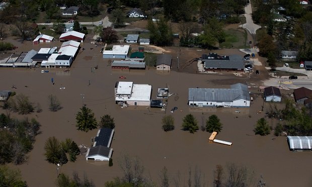 Buildings surrounded by flood water in Midland, Michigan. (Photo: Bloomberg)