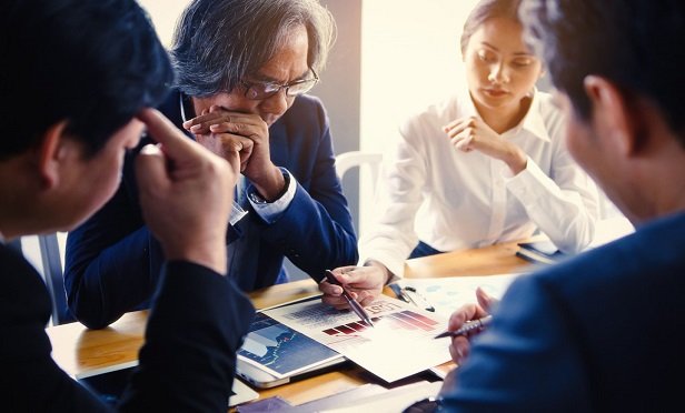 Having more time to assess and respond to critical data can mitigate and reduce the impact of a pending crisis and lend more opportunity for decision-makers to get in front of the story before it breaks in news outlets. (Credit: boonchoke/Shutterstock)