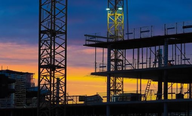 Managing construction risks.