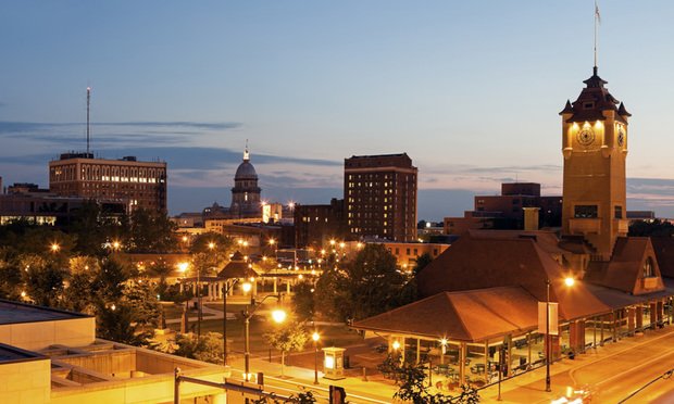 In a joint statement, the National Association of Mutual Insurance Companies, American Property Casualty Insurance Association, and the Illinois Insurance Association reported that 