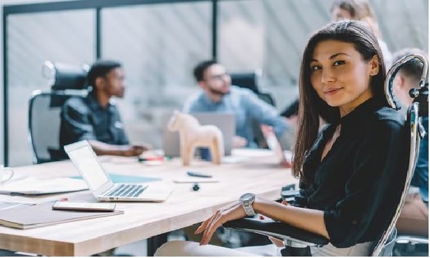 Salaries in the insurance industry can range from $20/hr. to more than $500,000 per year.