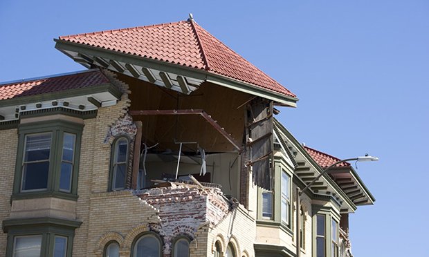 An earthquake-damaged building stands in Napa, California, U.S., on Sunday, Aug. 24, 2014. (Credit: David Paul Morris/Bloomberg)