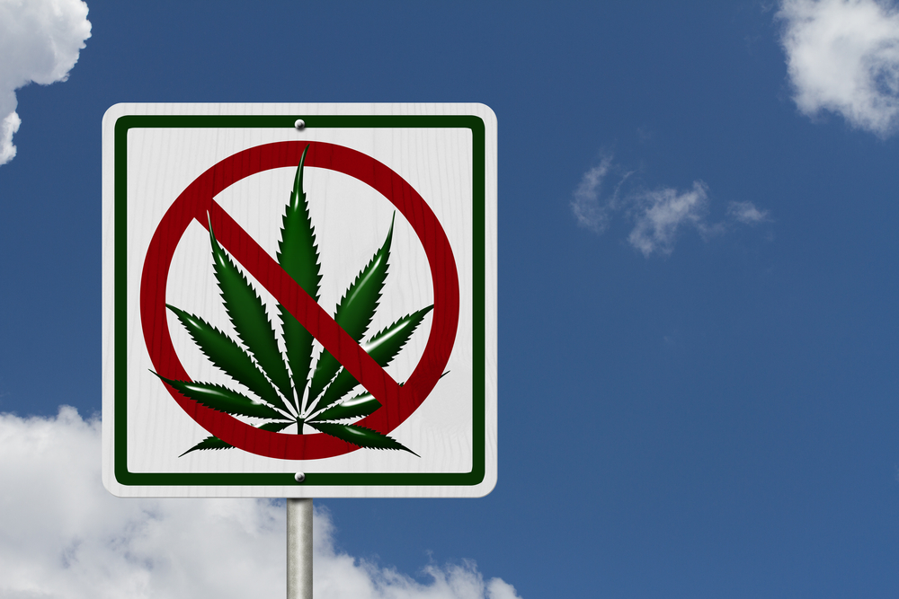 Marijuana leaf sign with slash