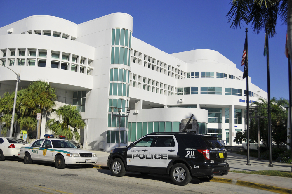 Police-department-Miami-SS-meunierd