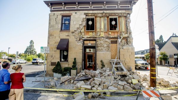 earthquake-damage-napa-calif-noahberger-ap59179258-crop-600x338