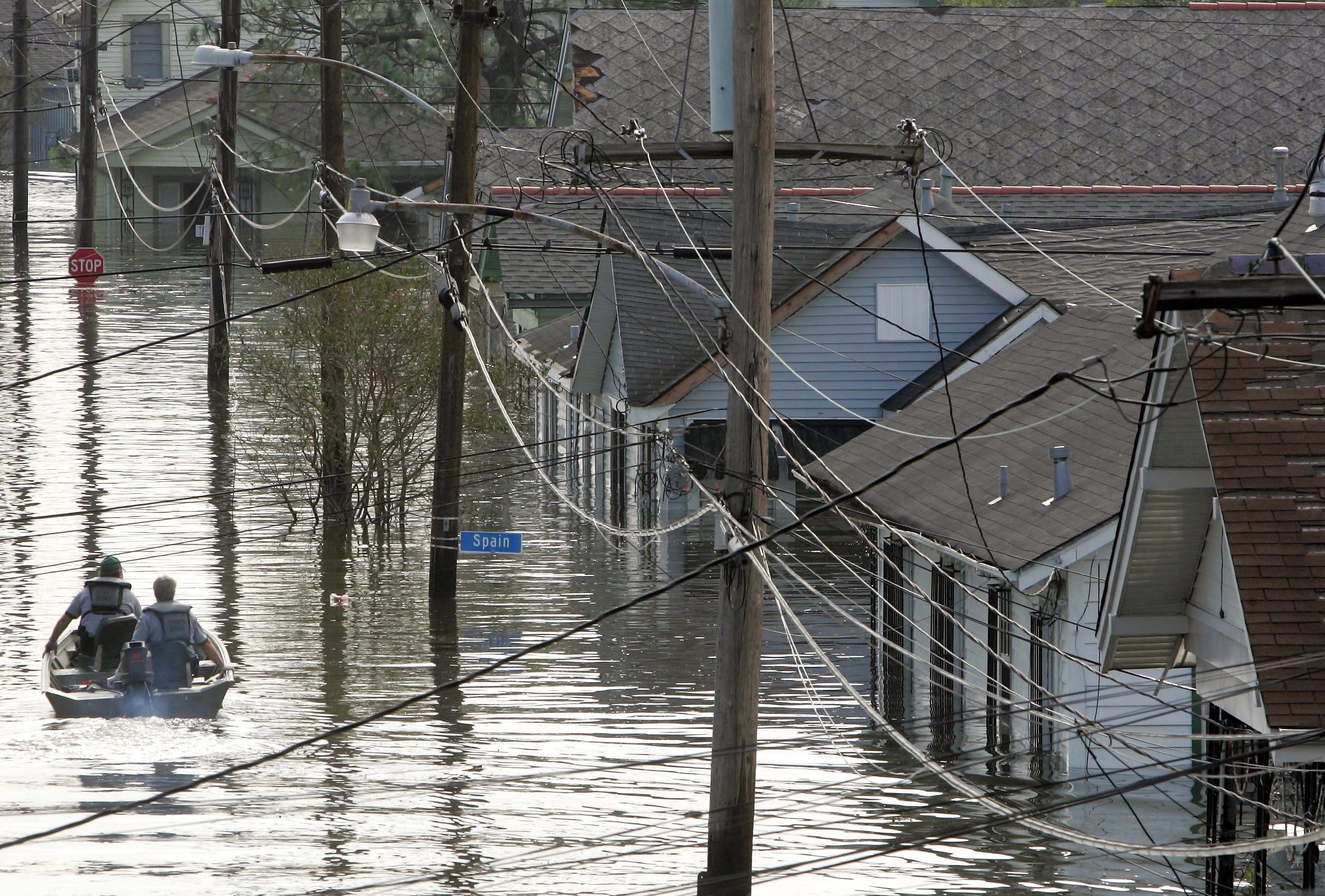 Rescuers-in-boat-NOLA-Katrina-AP_050827013918-Dave Martin