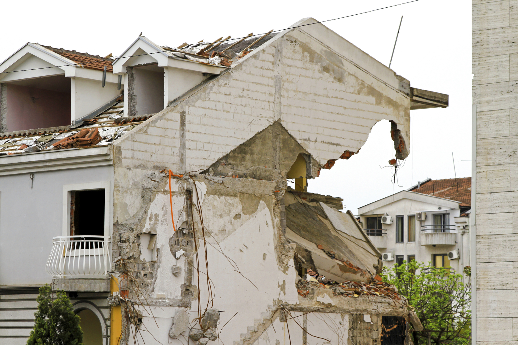 earthquake-damaged house