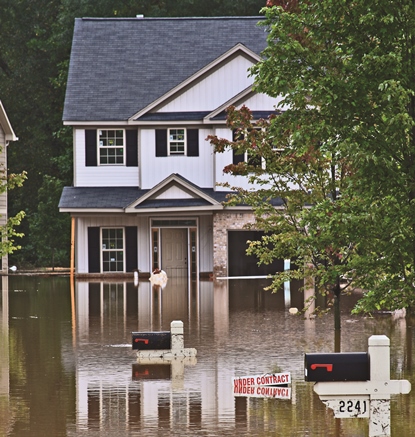 House-flooding-sign-under-contract