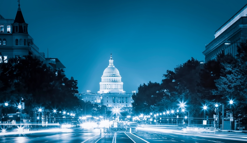 US-Capitol-at-night