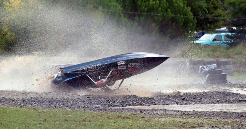 sprint boat upside down