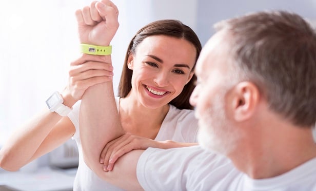 Making a personal connection with the injured employee begins with the first conversation and continues throughout their recovery. (Photo: iStock)