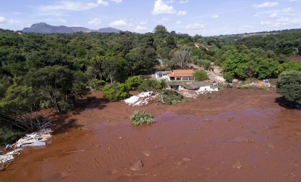 Flooding by collapsed dam