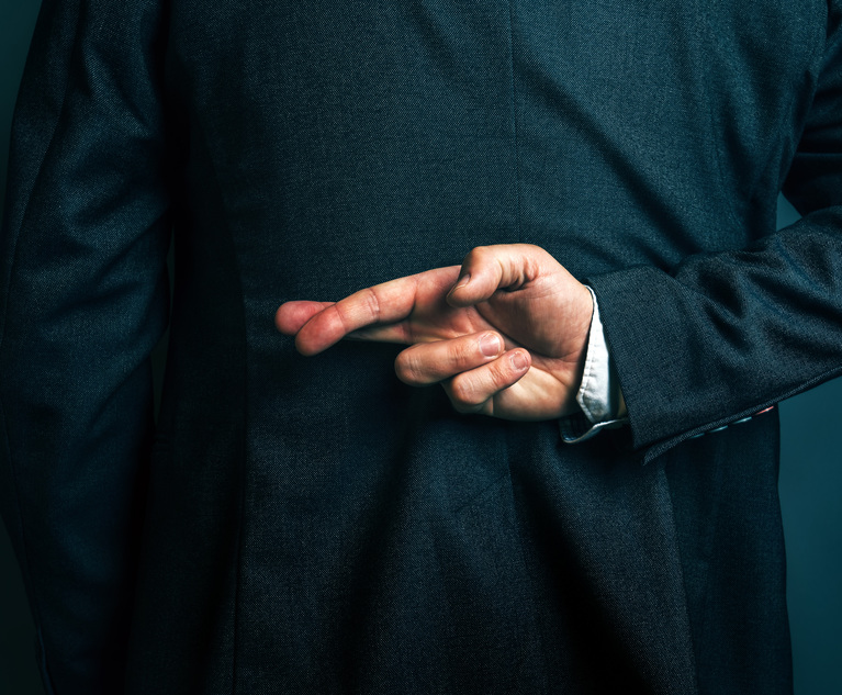 Lying businessman holding fingers crossed behind his back. Credit: Bits and Splits/AdobeStock