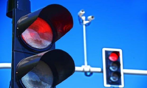 According to AAA, drivers running red lights jumped almost 30% from 2012 to 2017. (Photo: Shutterstock)