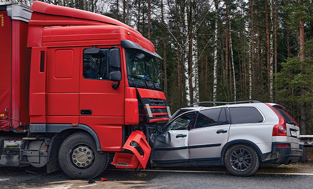 Accidents between commercial vehicles and personal vehicles are more complex and result in more severe damages.