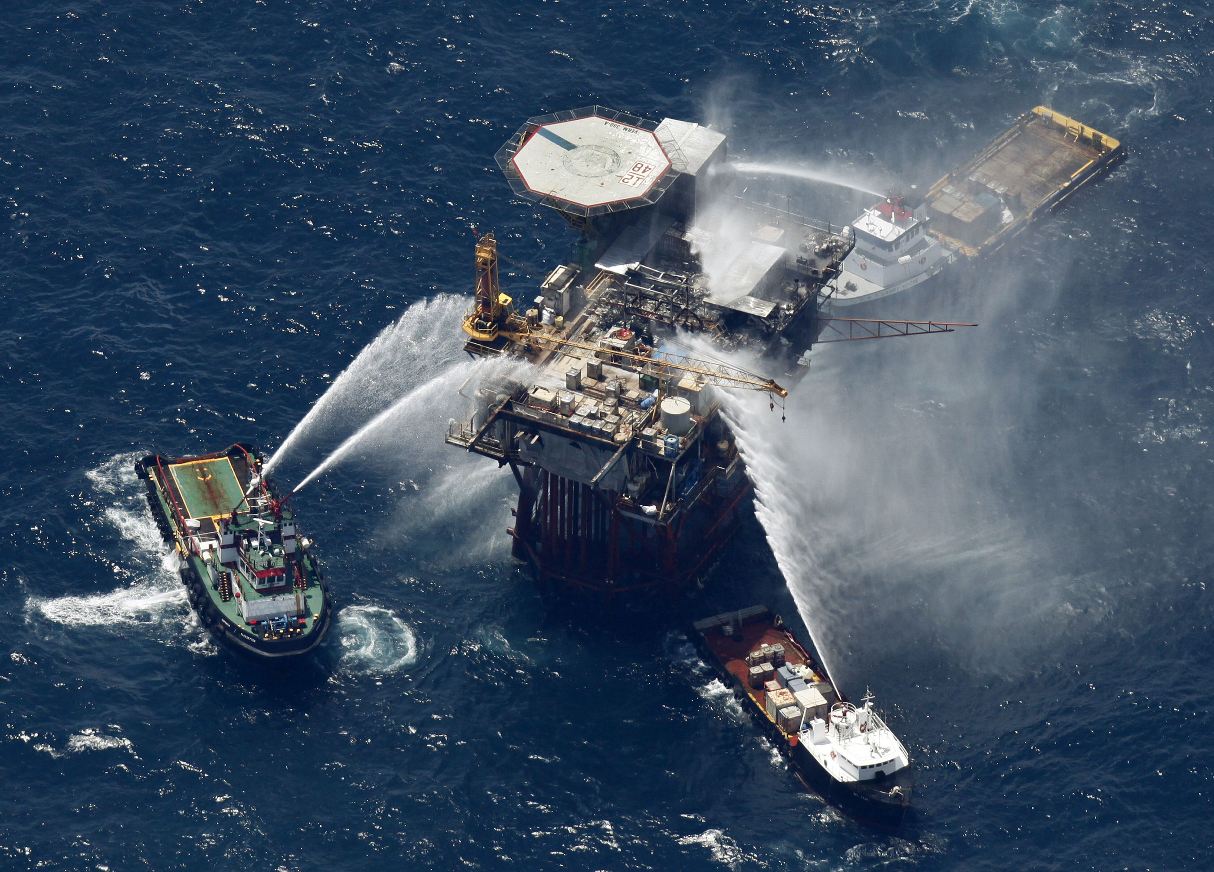 Oil Rig Explodes On Louisiana S Lake Pontchartrain Propertycasualty
